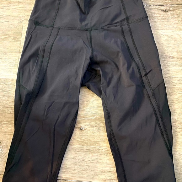 Lululemon Drop It Like It’s Hot Crop Leggings size 8 - Picture 2 of 3